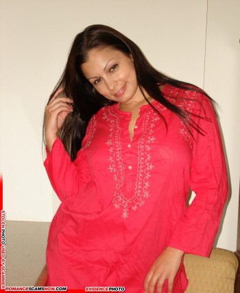 Aria Giovanni - Stolen Photos Used By Scammers - Impersonation Victim 69