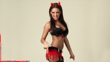 KNOW YOUR ENEMY: Melanie Iglesias - Another Favorite Of African Scammers 49